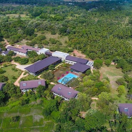 Tropical Life Resort And Spa Дамбула Екстериор снимка