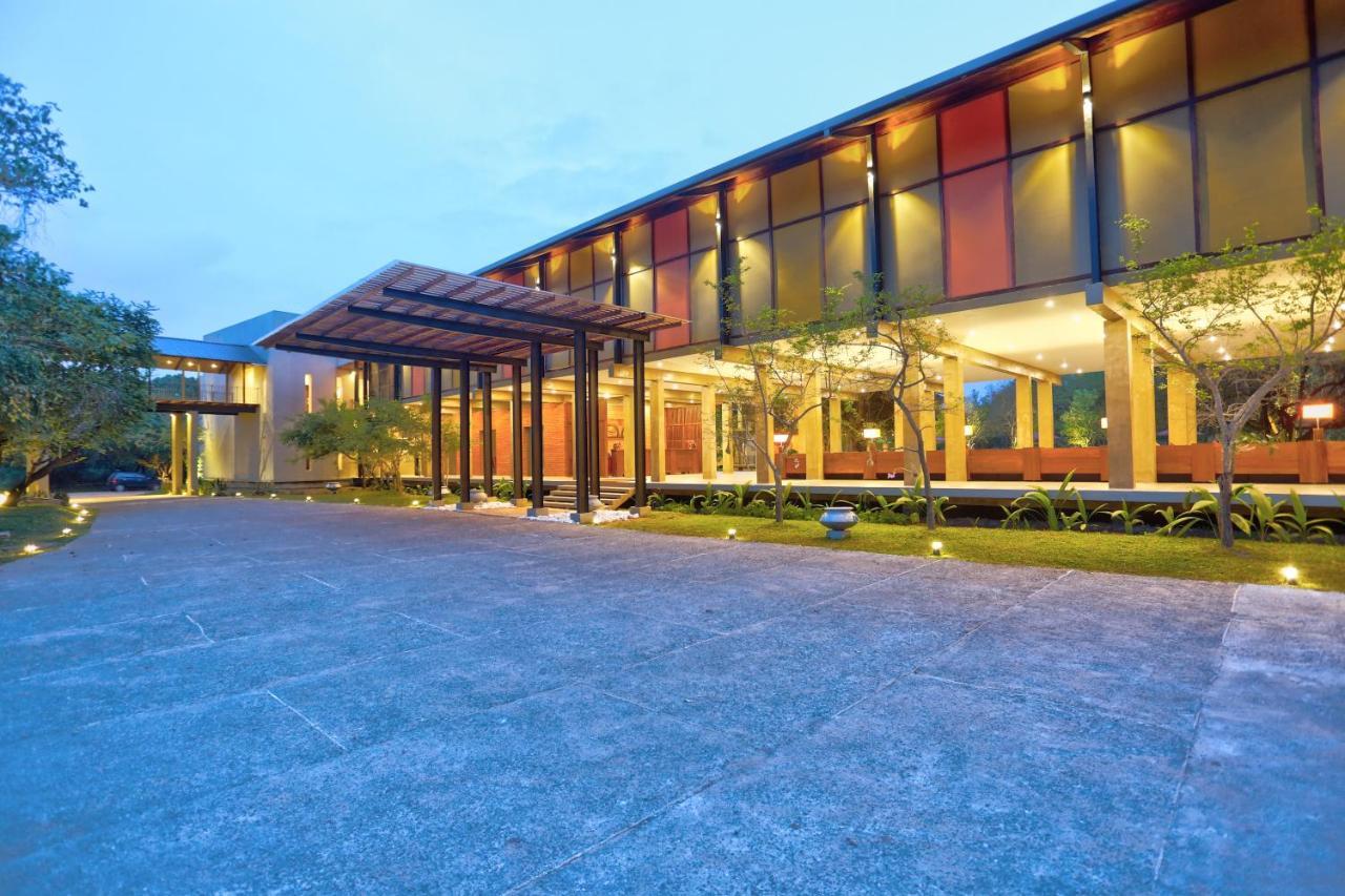 Tropical Life Resort And Spa Дамбула Екстериор снимка