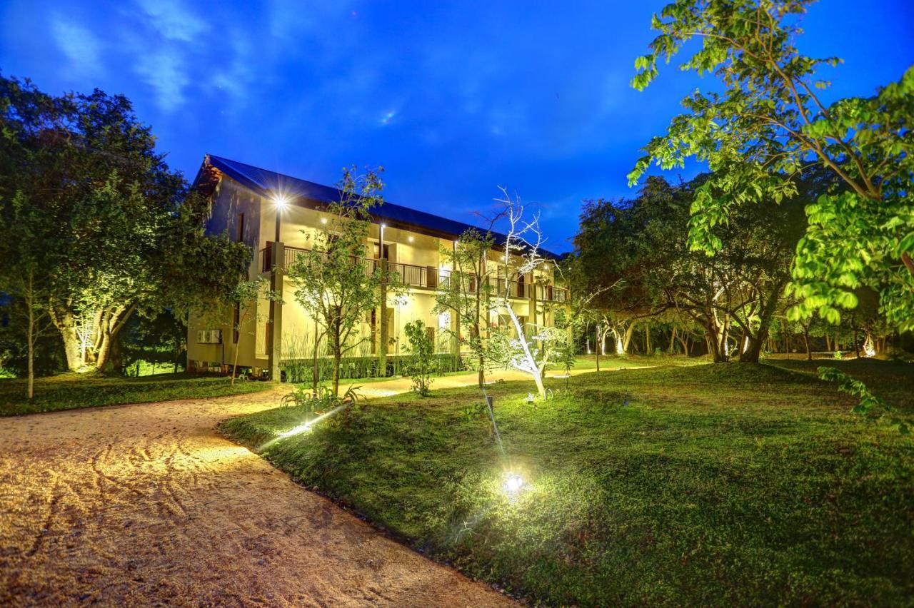 Tropical Life Resort And Spa Дамбула Екстериор снимка
